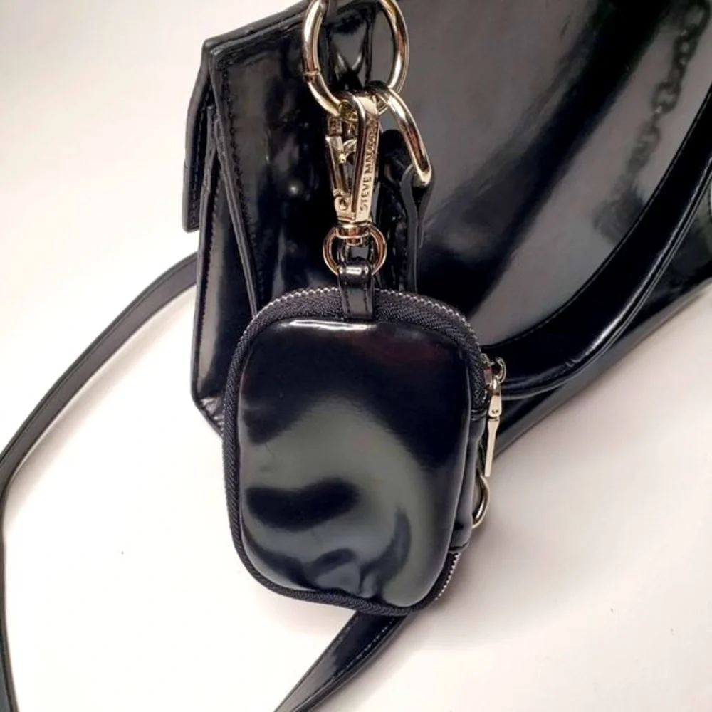 Steve Madden Black Patent Finish Chain Strap Crossbody‎ Purse